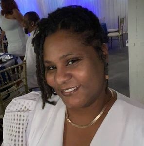 Meet your Posher, Valerie